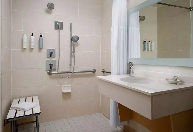 سوئیت برای معلولان, Springhill Suites Austin South