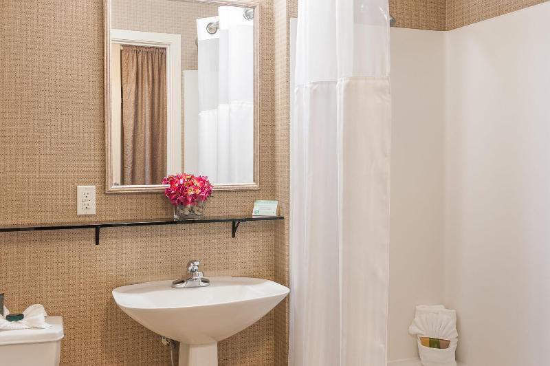 اتاق استاندارد, The Mediterranean Inn