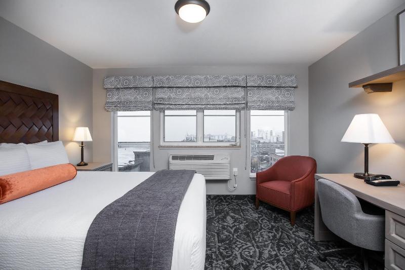 اتاق استاندارد, The Mediterranean Inn