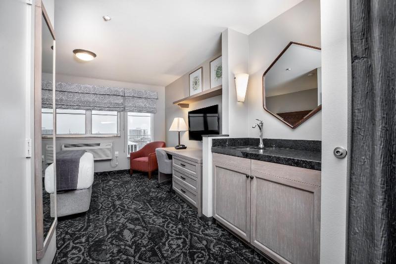 اتاق استاندارد, The Mediterranean Inn