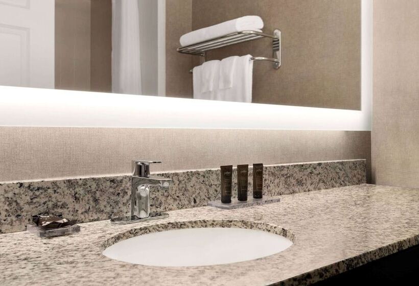 Номер Deluxe, Wingate By Wyndham Cincinnati Blue Ash