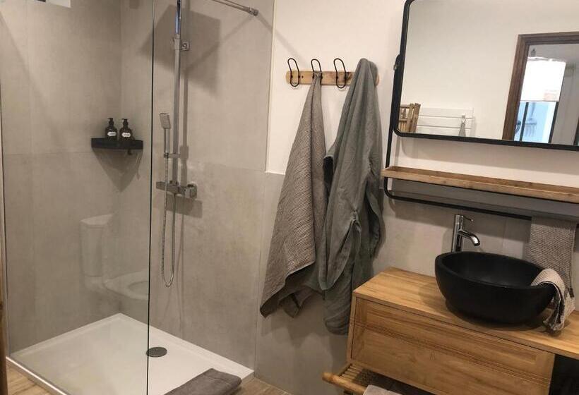 キングサイドベッドのスタンダードワンルーム, Hestia