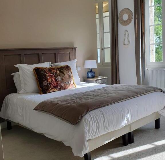 Номер Стандарт Вид на Бассейн, Pavillon Des Millésimes