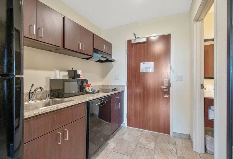 스위트, Comfort Inn & Suites Morgan