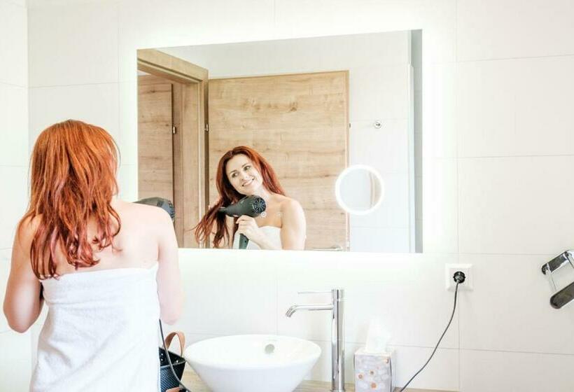 디럭스 룸, Das Meister