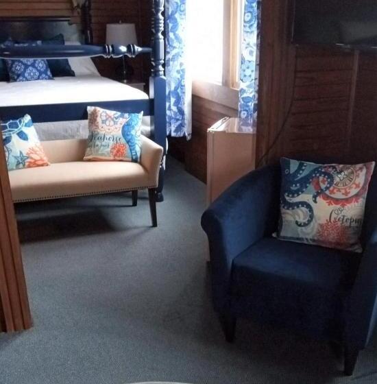 Люкс Вид на Море, The Sullivan House