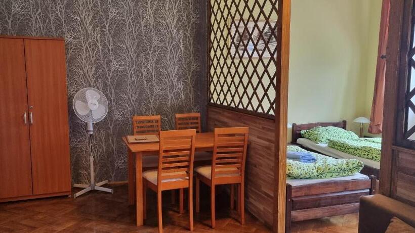 غرفة قياسية رباعية, Ubytování 8