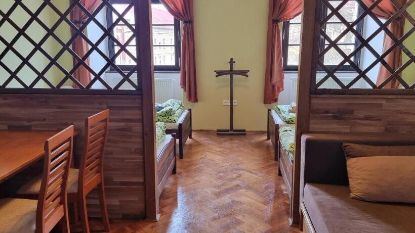 غرفة قياسية رباعية, Ubytování 8