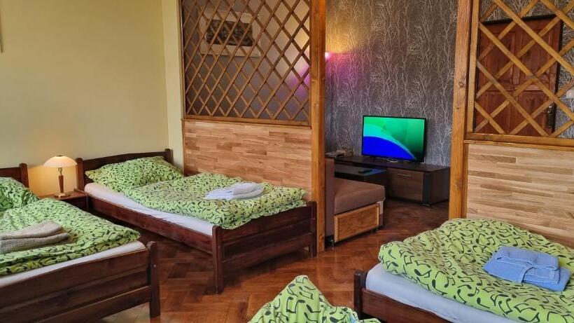 غرفة قياسية رباعية, Ubytování 8