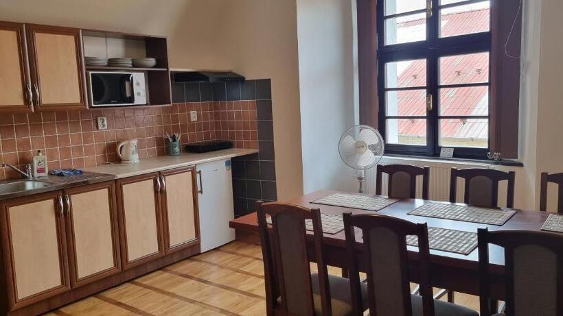 شقة غرفتين, Ubytování 8