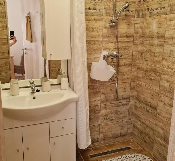 Номер Стандарт, Hócza House Poroszló