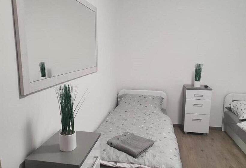 Standard room with outdoor bath, Hócza House Poroszló