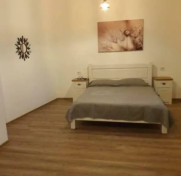 Standard-huone, Han Dunarea