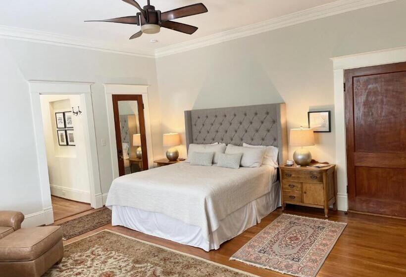 غرفة ديلوكس سرير كينج, Gillen House Bed And Breakfast