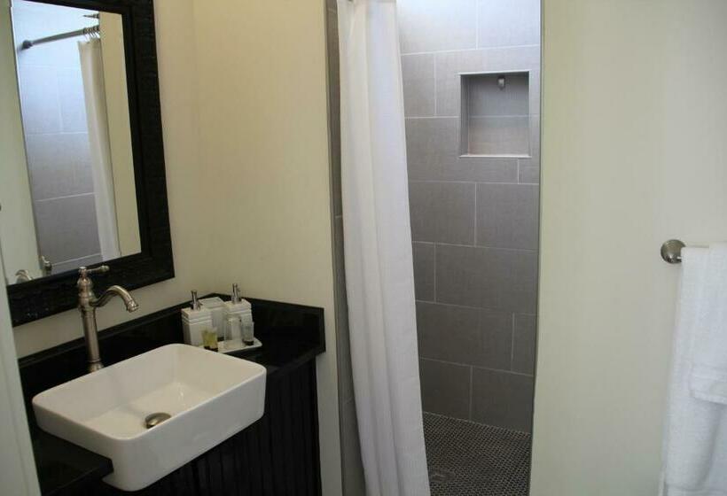 غرفة ديلوكس سرير كينج, Gillen House Bed And Breakfast