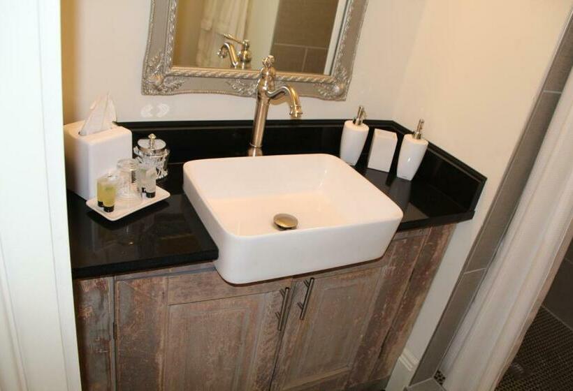 غرفة قياسية سرير كينج, Gillen House Bed And Breakfast