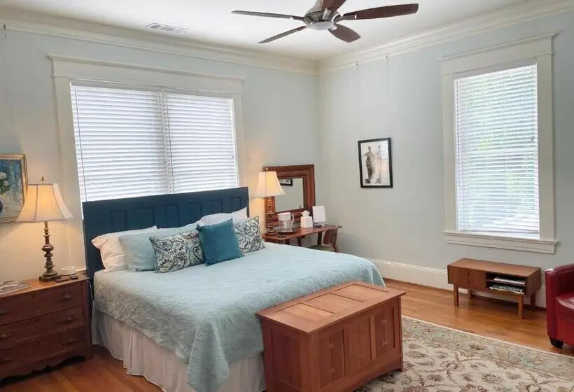 キングサイズベッドのスタンダードルーム, Gillen House Bed And Breakfast