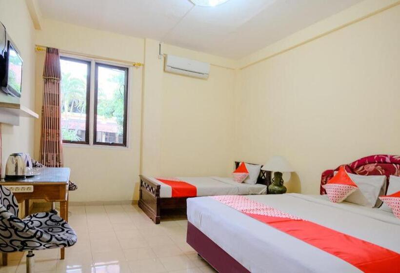 חדר משפחתי, Oyo 1984  Istana Family