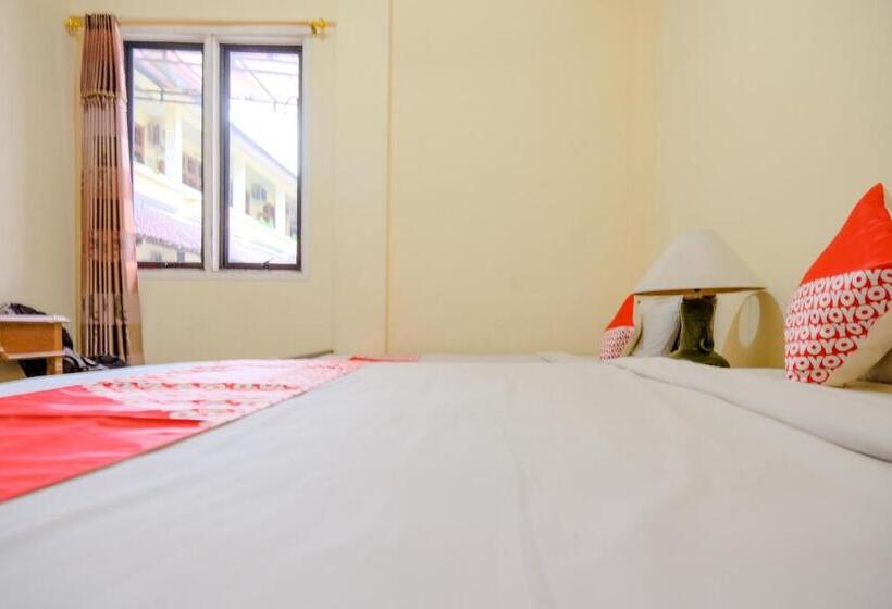 חדר משפחתי, Oyo 1984  Istana Family