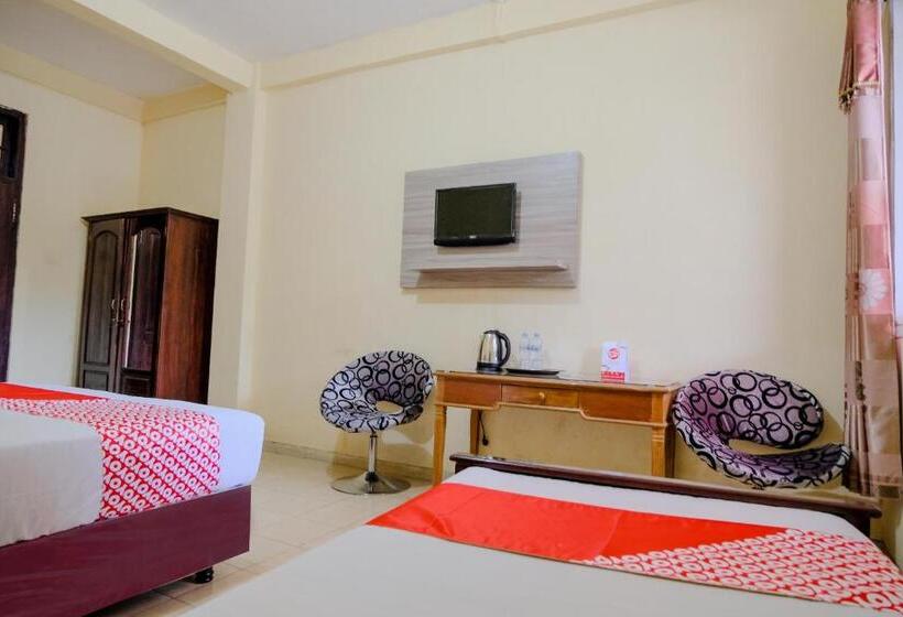 חדר משפחתי, Oyo 1984  Istana Family