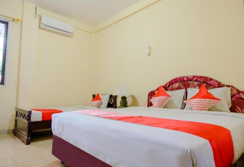 חדר משפחתי, Oyo 1984  Istana Family