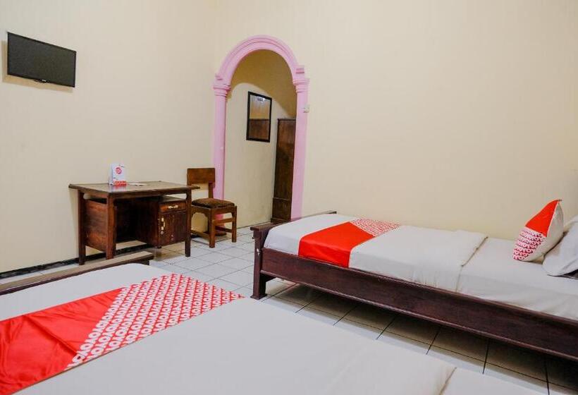 חדר סטנדרט, Oyo 1984  Istana Family