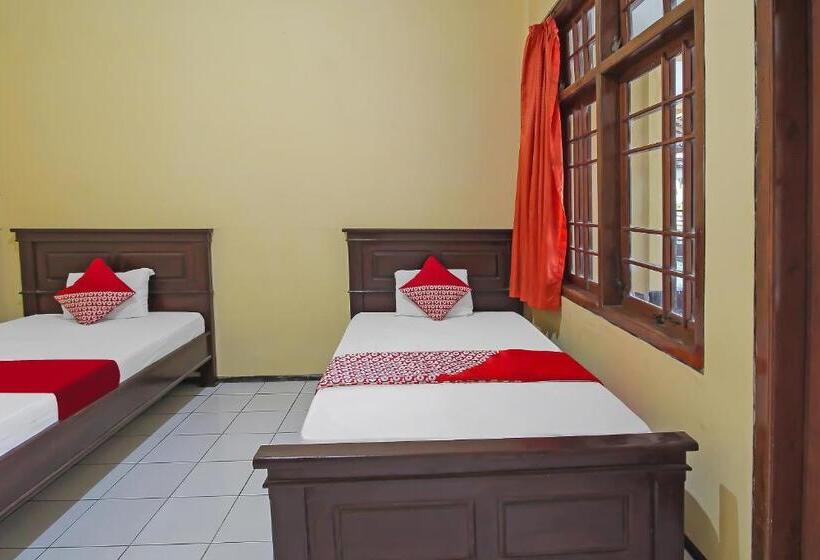 חדר דלוקס, Oyo 1984  Istana Family