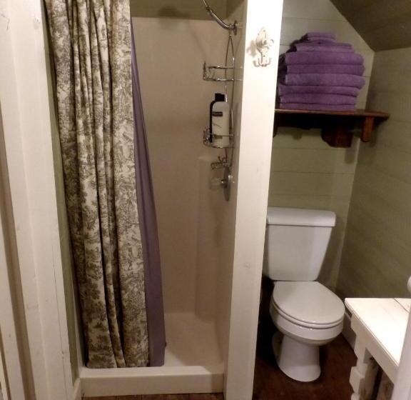 四人标准间, Mulberry Lavender Farm And B&b