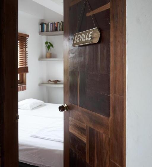 غرفة قياسية, Casa Caracola