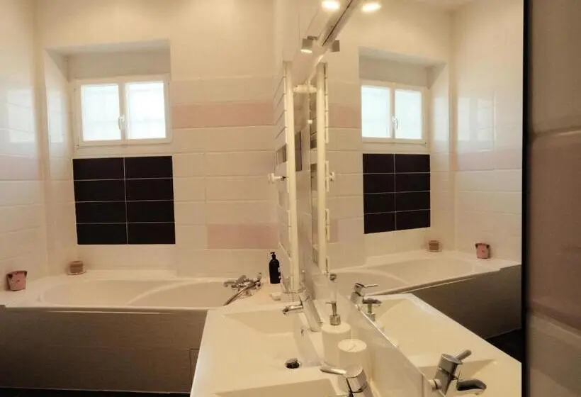 Standard room with outdoor bath, La Maison Reverdi