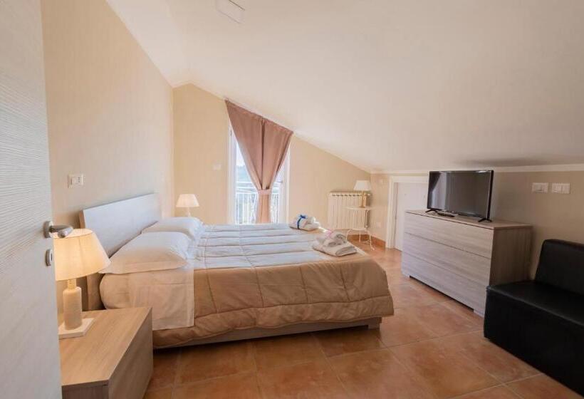 جناح بغرفتي نوم, Le Camere Di Corte