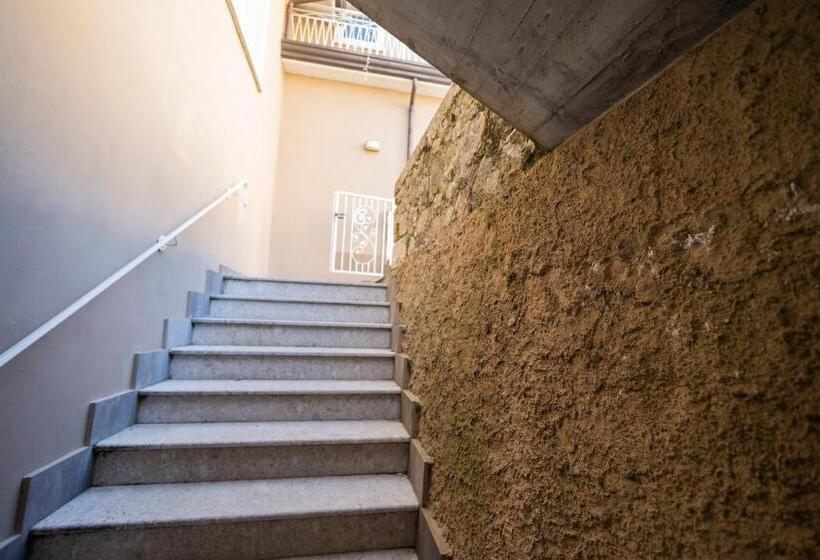 غرفة كلاسيكية, Le Camere Di Corte