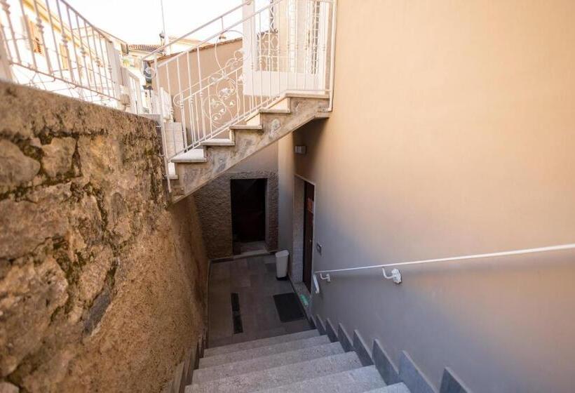 غرفة كلاسيكية, Le Camere Di Corte