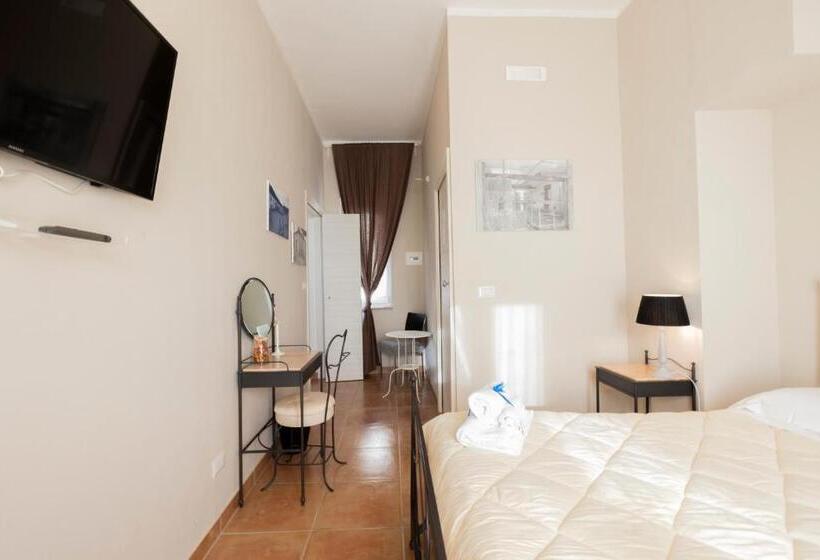 غرفة كلاسيكية, Le Camere Di Corte