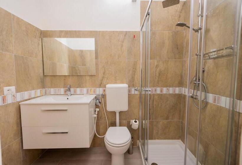 غرفة كلاسيكية, Le Camere Di Corte