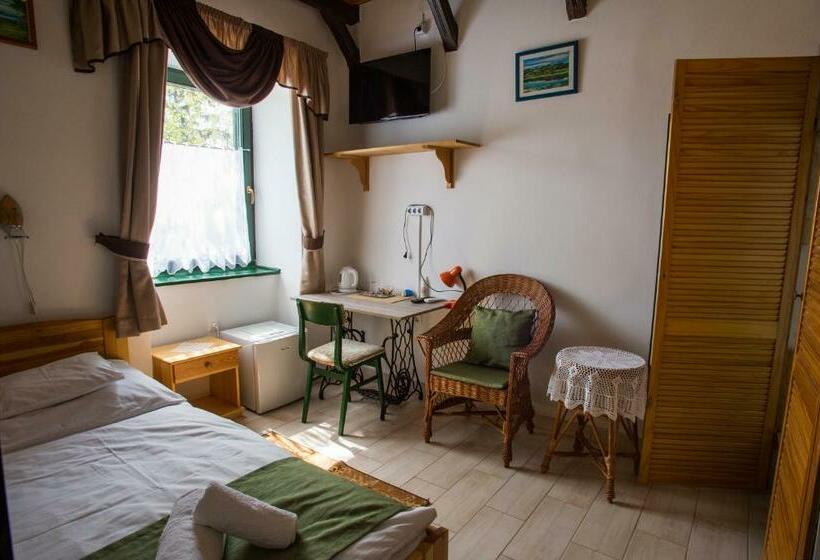 スタンダードシングルルーム, Piros Ponty Panzió