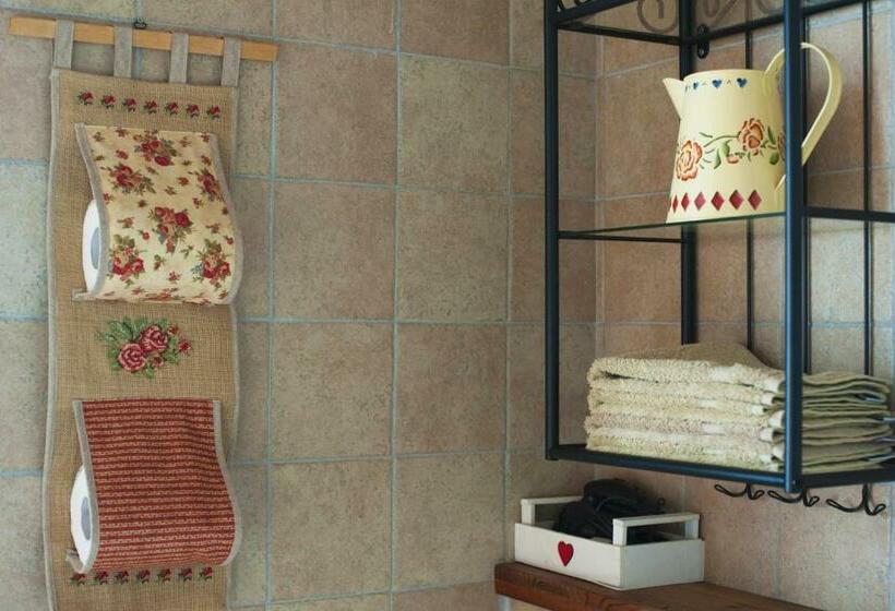 חדר סטנדרט לארבעה, Agriturismo La Pedruscia