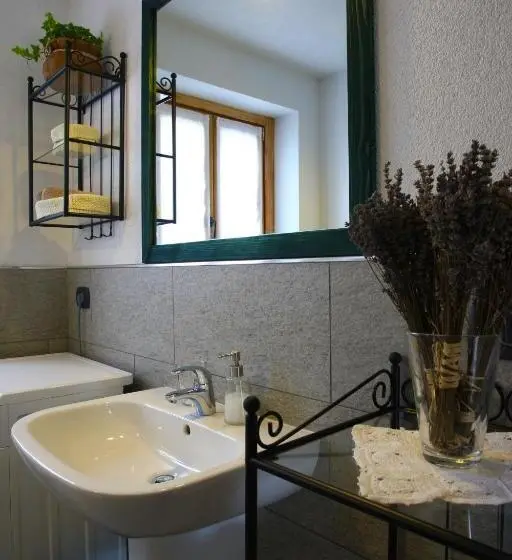 ファミリーステューディオ, Agriturismo La Pedruscia