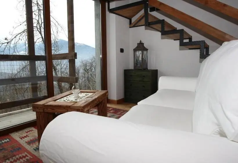 デラックススタジオ, Agriturismo La Pedruscia
