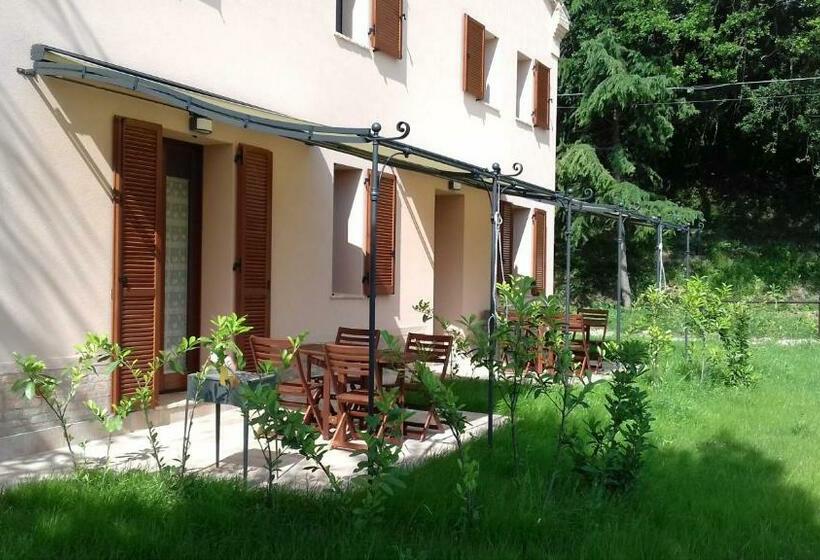 استودیو خانوادگی, Agriturismo Rosa Antica