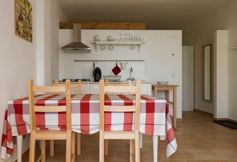 شقة غرفة واحدة مطلة على حمام السباحة, Agriturismo Rosa Antica