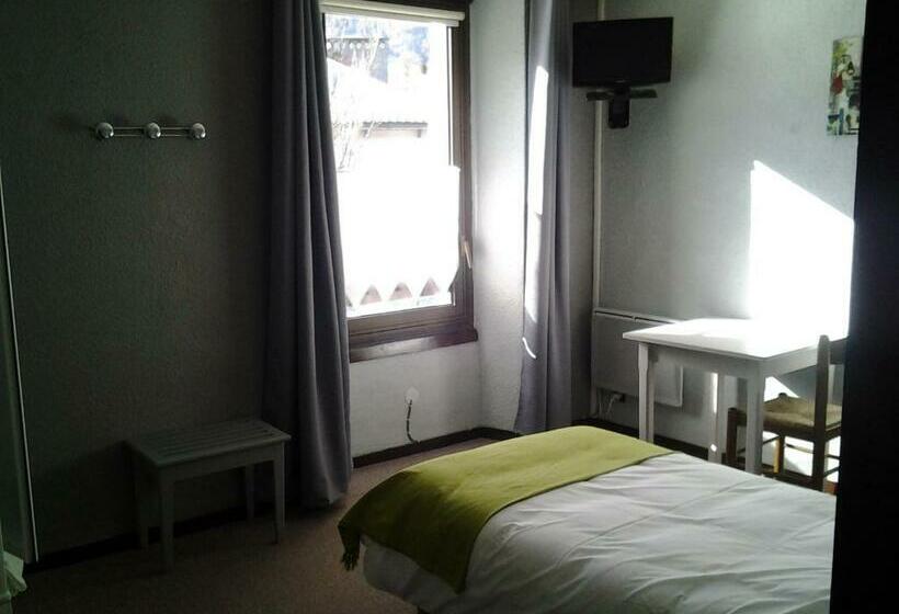 标准单人间共用浴室, La Gare