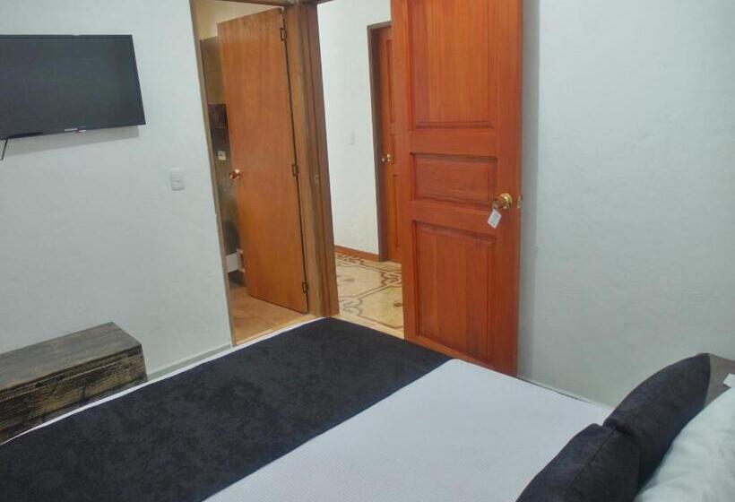 غرفة قياسية, Madre Laura Jericó