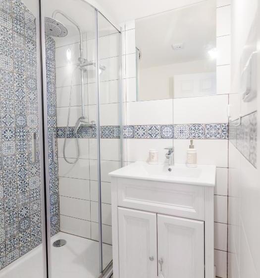 חדר קלאסי לשלושה, Guesthouse Sam