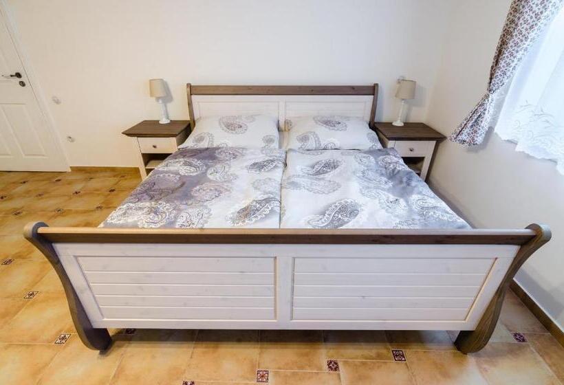 חדר סטנדרט לארבעה, Guesthouse Sam