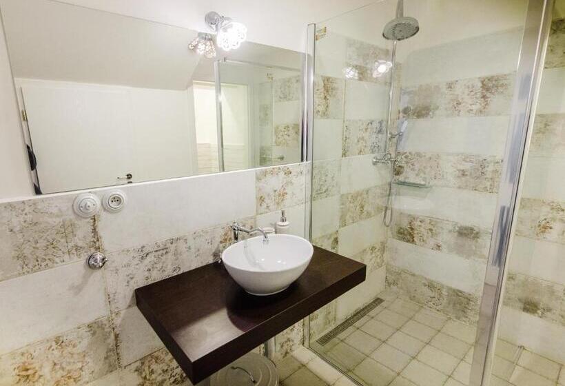 Четырехместный Номер Стандарт, Guesthouse Sam