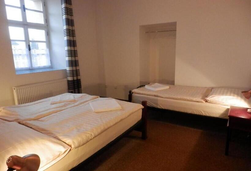 חדר סטנדרט לשלושה, šporkův Mlýn