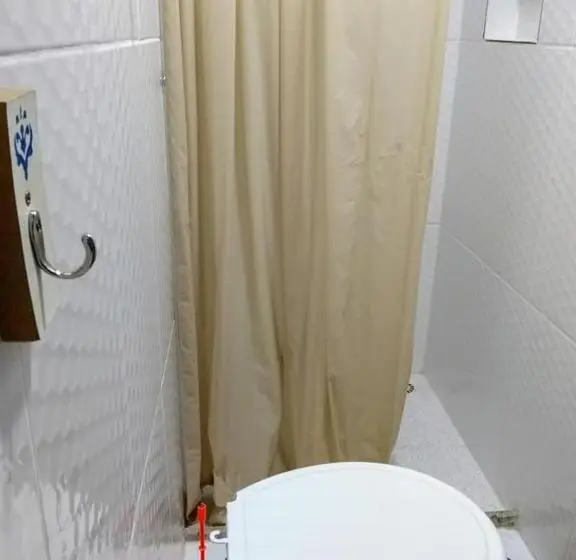 Basic Kolmen Hengen Huone, Albergue Muzy