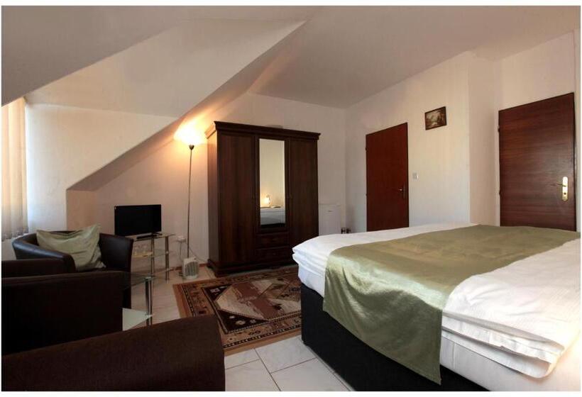 חדר סטנדרט, Restaurant Penzion U Buchlovskeho Zamku