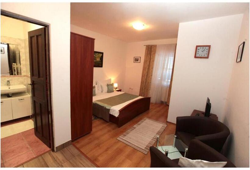 חדר אקונומי, Restaurant Penzion U Buchlovskeho Zamku